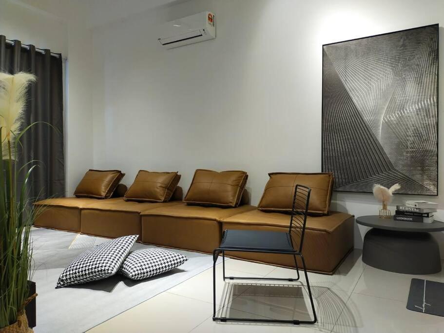 Pangsapuri Be.paradise Duplex@the Cove-8mins To Lwot-12-14pax Ipoh