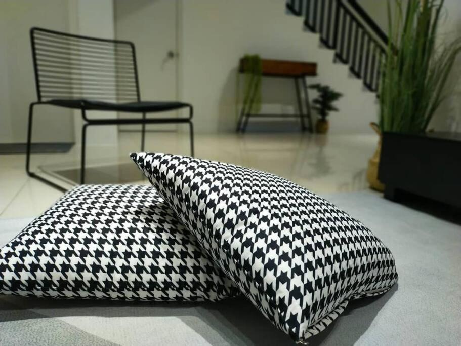 Be.paradise Duplex@the Cove-8mins To Lwot-12-14pax Pangsapuri