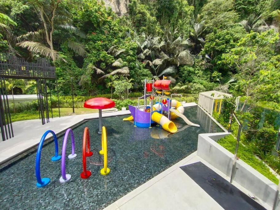 Be.paradise Duplex@the Cove-8mins To Lwot-12-14pax Pangsapuri Ipoh