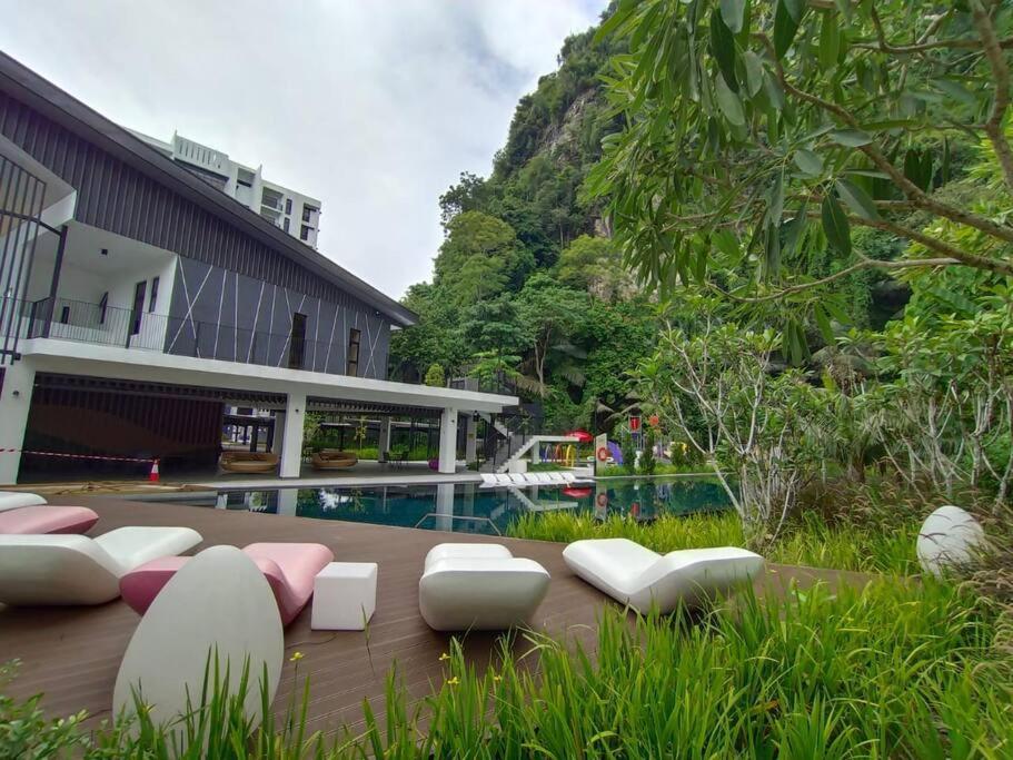Be.paradise Duplex@the Cove-8mins To Lwot-12-14pax Ipoh