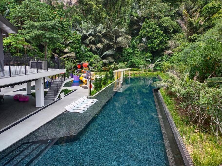 Be.paradise Duplex@the Cove-8mins To Lwot-12-14pax Pangsapuri